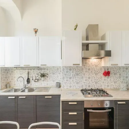 The Best Rent - Colourful Two-bedroom Near Termini Station * Rom