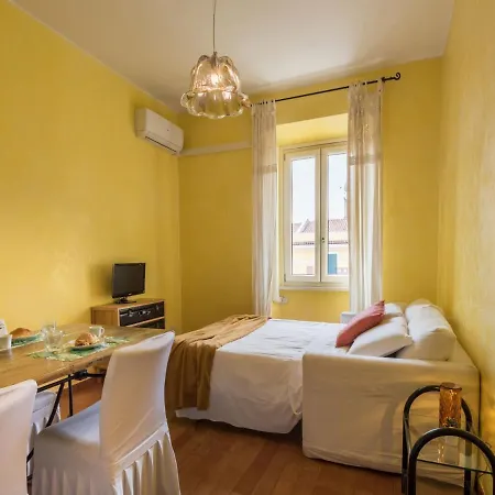 Apartment The Best Rent - Colourful Two-bedroom Near Termini Station Rom