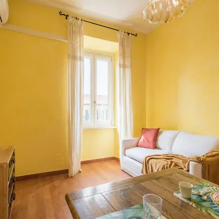 The Best Rent - Colourful Two-bedroom Near Termini Station Apartment Rom